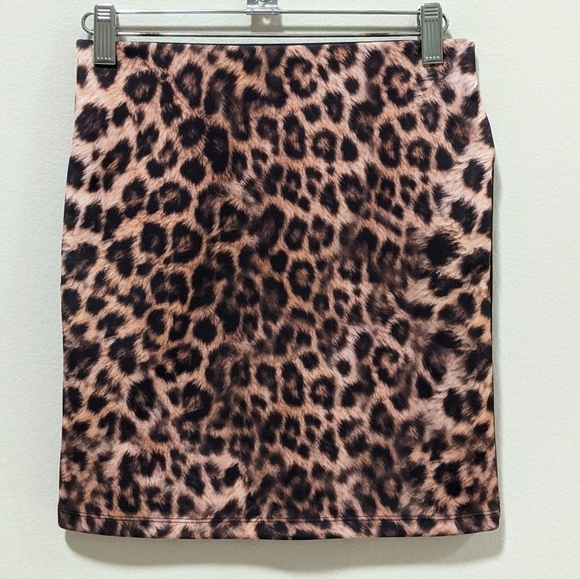 Express Women's Animal Print Mini Skirt Size XS - Picture 1 of 7